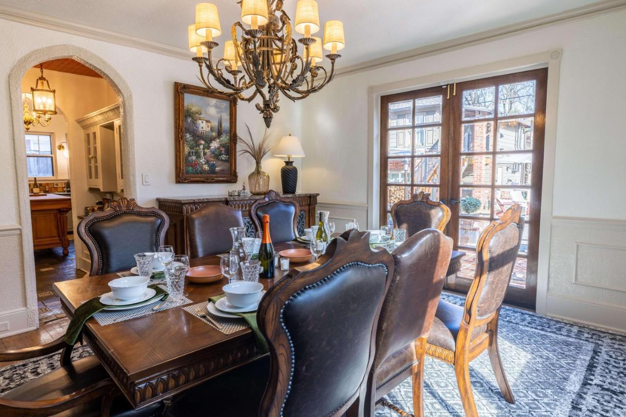 Heated Poolhistoric Tudor Homecrestmere Estate Holiday home Memphis