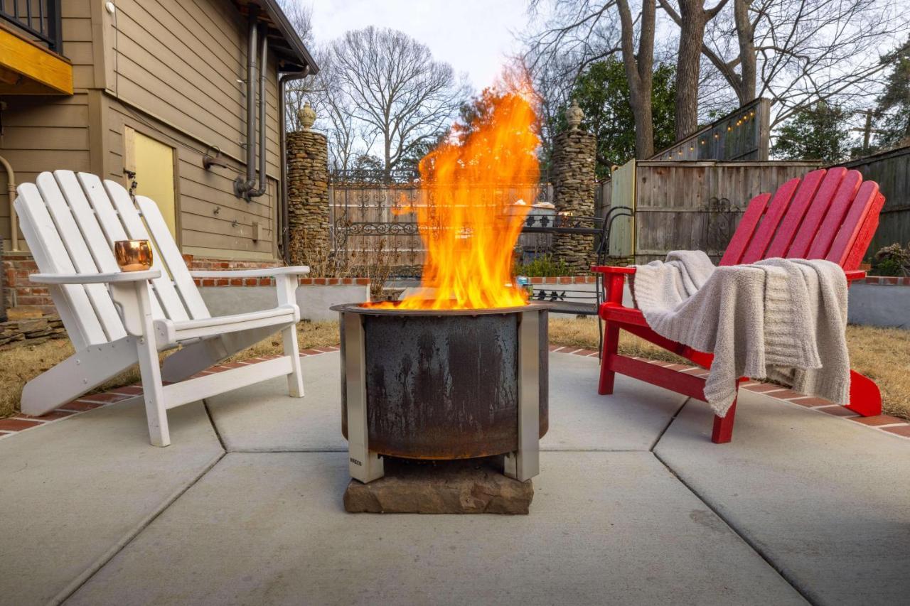 Heated Poolhistoric Tudor Homecrestmere Estate Holiday home Memphis